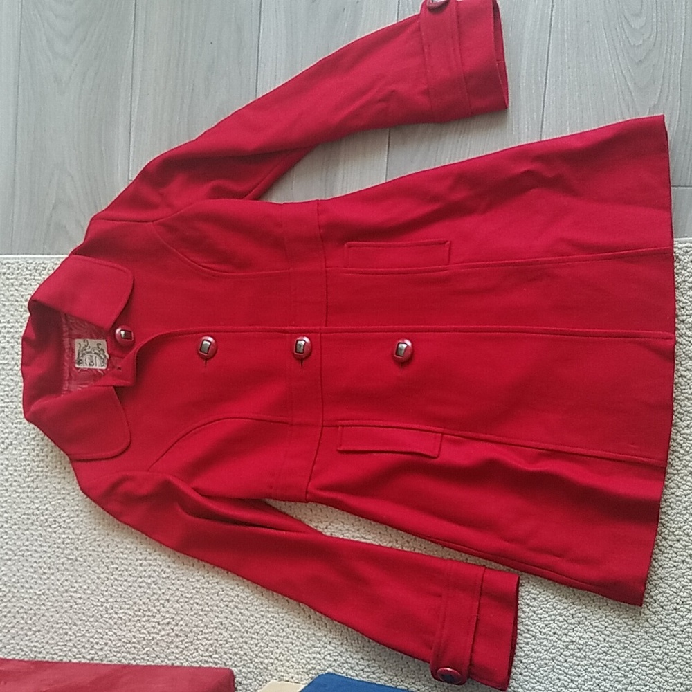 EUC Tulle lipstick red wool blend coat M